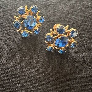 Vintage Mid-Century Sapphire Blue Starburst Screw-Back Earrings Unsigned Beauty